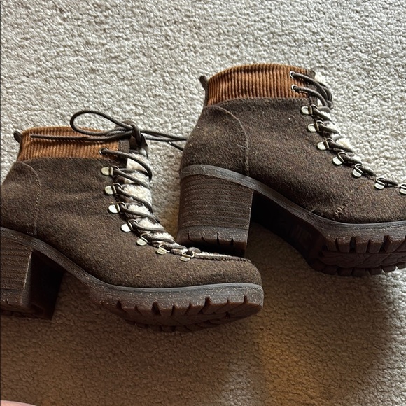 Kork-Ease Brown Lace Up Boots with Chunky Heel - Picture 5 of 5